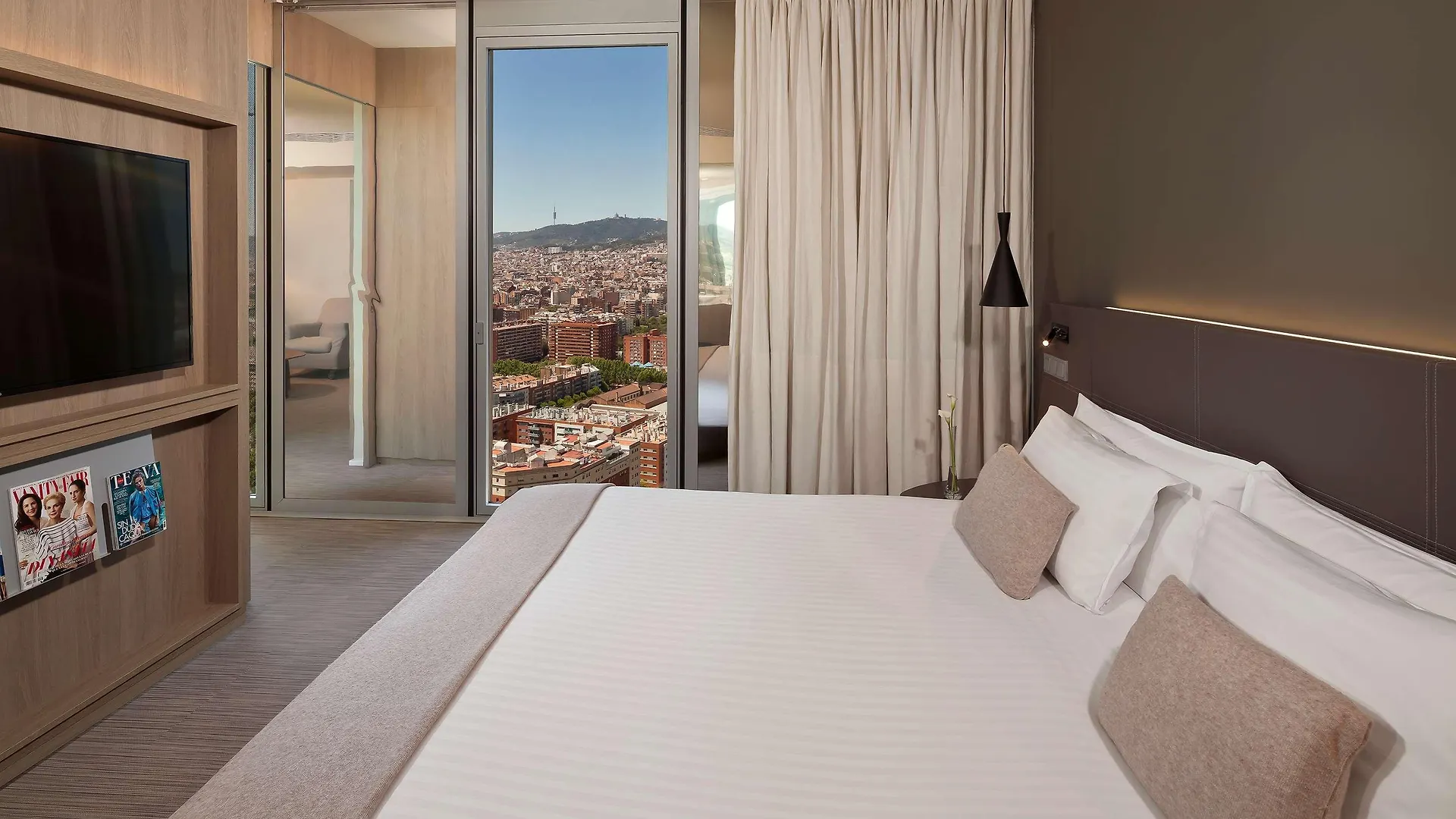 Melia Barcelona Sky 4* Sup Hotel