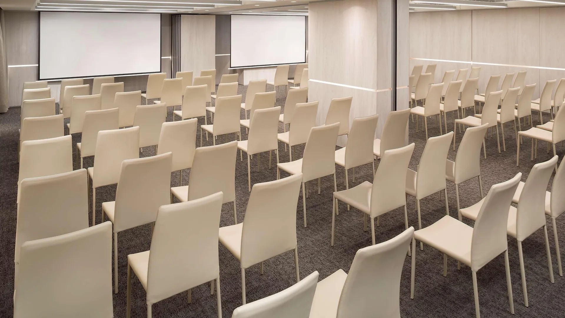 Melia Barcelona Sky 4* Sup Hotel