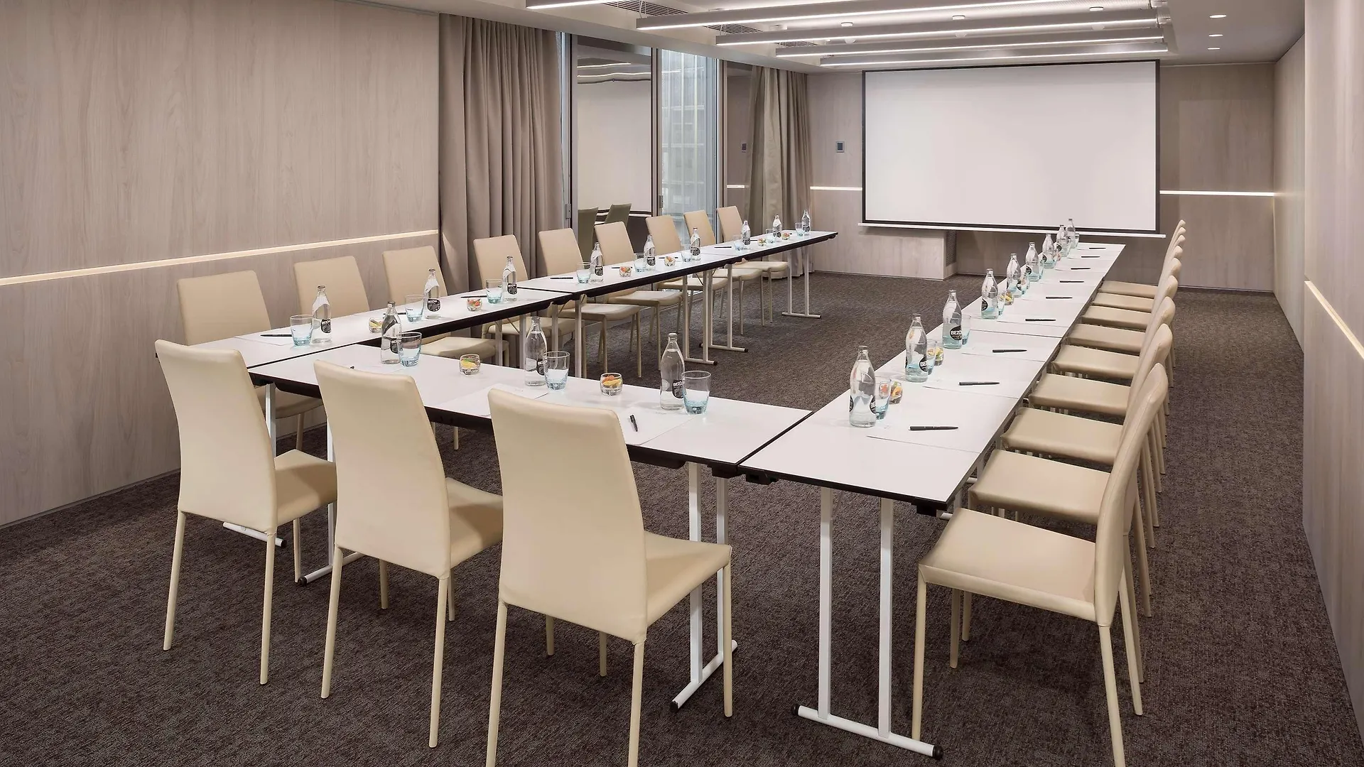 Melia Barcelona Sky 4* Sup Hotel