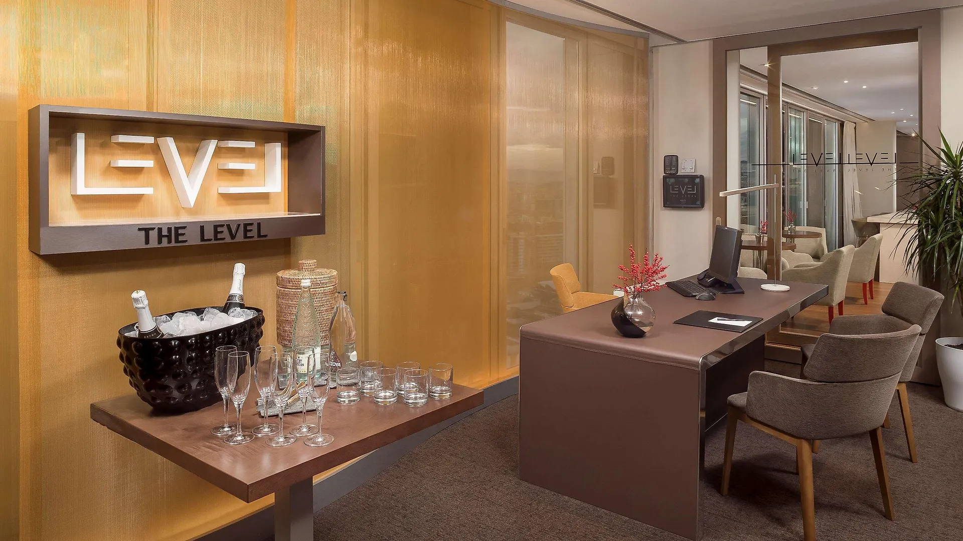 Melia Barcelona Sky 4* Sup Hotell 4*,